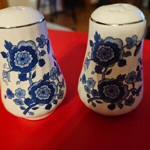 vintage royal blue ironstone Wedgewood England salt&pepper shakers